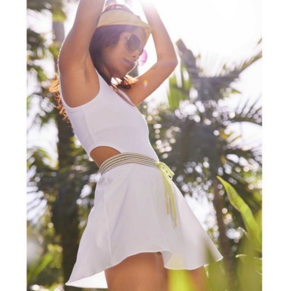 NEW OFFLINE BY AERIE White Cut Out Skort Dress Size M - Picture 3 of 13
